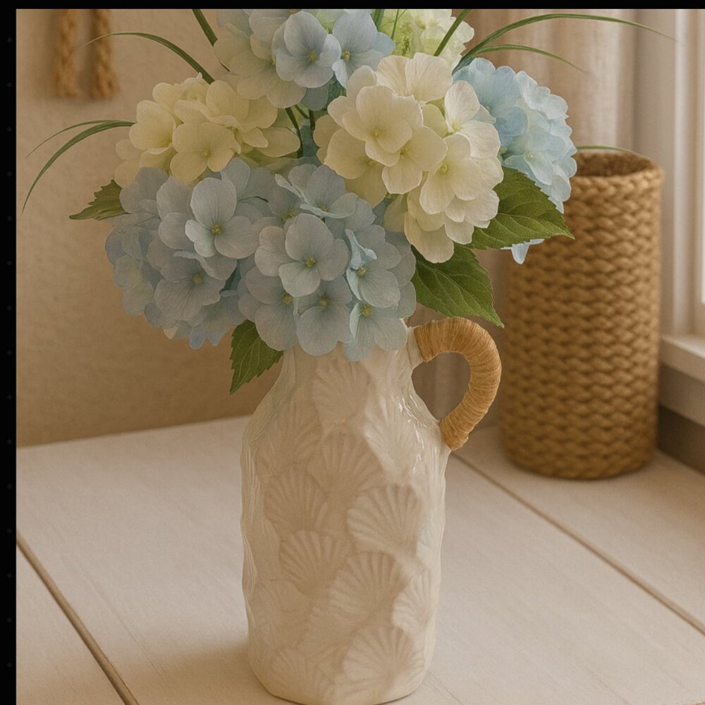 Beachly - Shoreline Shell Vase